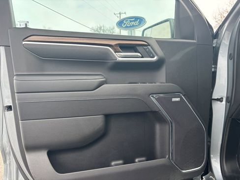 Used 2024 Chevrolet Silverado 1500 LT Trail Boss w/ Convenience Package II image 16