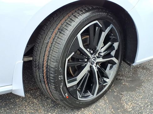 Certified 2024 Nissan Altima 2.5 SR w/ SR Premium Package AWD/4WD image 8