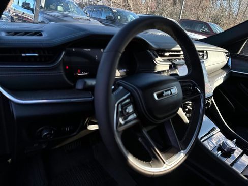 Used 2024 Jeep Grand Cherokee L Overland image 18