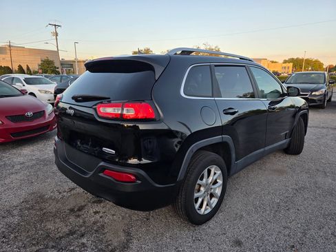 Used 2016 Jeep Cherokee Latitude FWD image 7