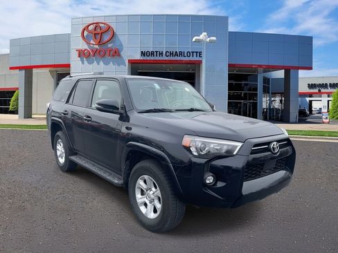 Used 2024 Toyota 4Runner SR5 Premium image 3