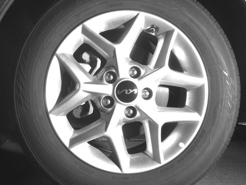 Used 2025 Kia Soul LX w/ LX Technology Package FWD image 12