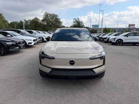 New 2026 Volvo EX30 Plus w/ Protection Package Premier image 6