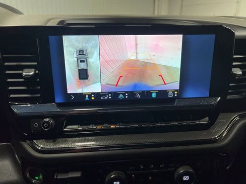 Certified 2022 Chevrolet Silverado 1500 ZR2 w/ Technology Package image 17