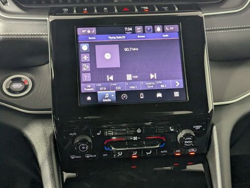 New 2025 Jeep Grand Cherokee L Altitude RWD image 21
