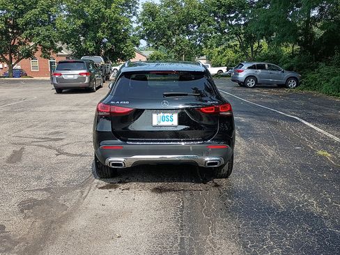 Used 2021 Mercedes-Benz GLA 250 4MATIC image 4