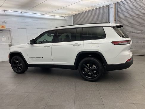 New 2025 Jeep Grand Cherokee L Limited w/ Luxury Tech Group II image 8