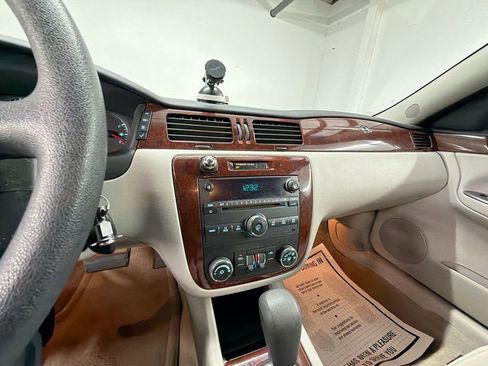 Used 2009 Chevrolet Impala LT image 15