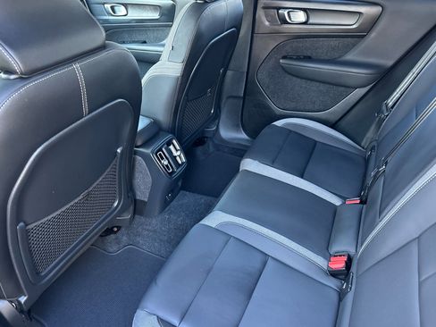 Certified 2023 Volvo XC40 Recharge Core image 13