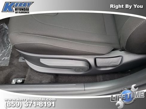 New 2026 Hyundai Elantra Sport FWD image 17