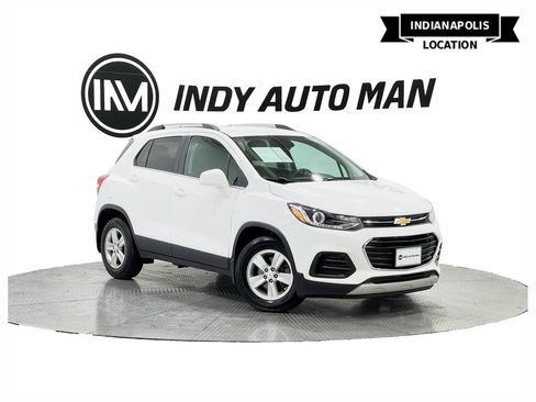 Used 2020 Chevrolet Trax LT w/ Driver Confidence Package image 1