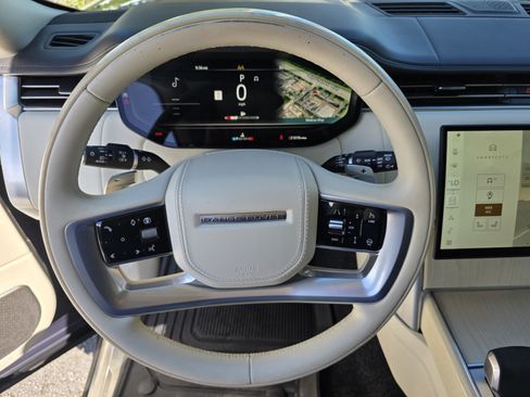 Certified 2024 Land Rover Range Rover Autobiography AWD/4WD image 18