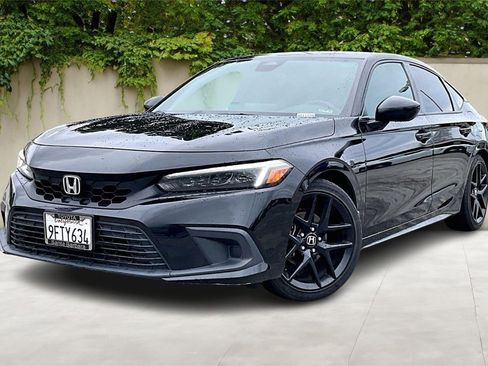 Used 2023 Honda Civic Sport image 3