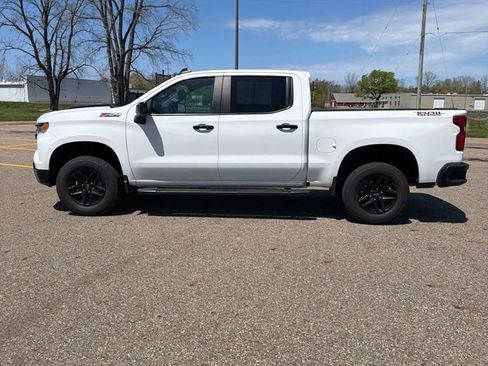 Used 2024 Chevrolet Silverado 1500 LT Trail Boss w/ Protection Package AWD/4WD image 8