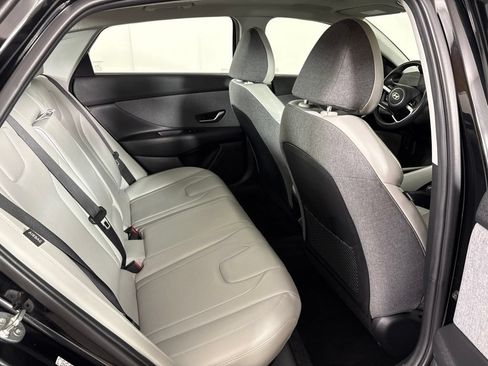Used 2024 Hyundai Elantra Limited FWD image 18