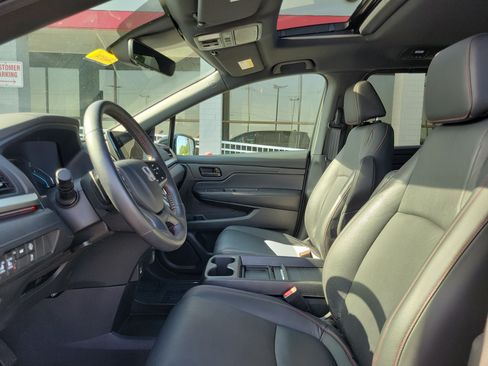 Used 2024 Honda Odyssey Sport image 15