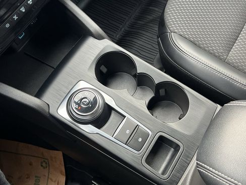 Used 2023 Ford Escape SE w/ Class II Trailer Tow Package FWD image 20