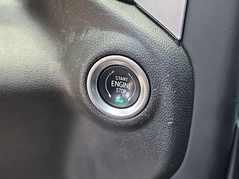 Used 2022 GMC Sierra 1500 SLT AWD/4WD image 29