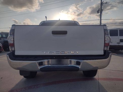 Used 2014 Toyota Tacoma PreRunner image 6