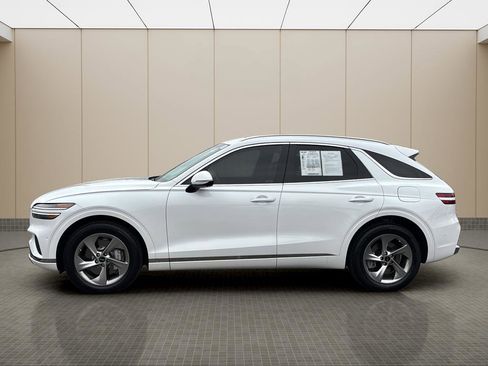 Certified 2026 Genesis GV70 2.5T Advanced image 2