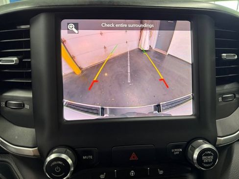 Used 2019 RAM 1500 Big Horn AWD/4WD image 18