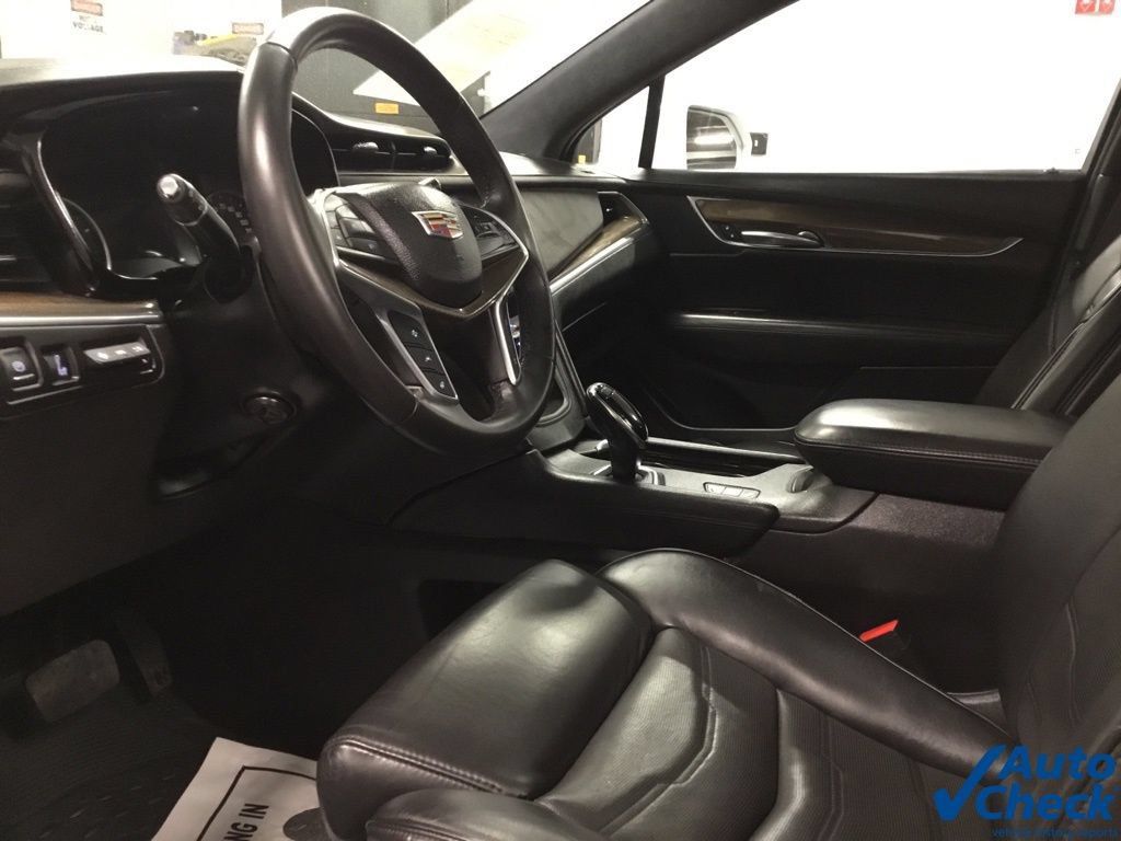 Used 2017 Cadillac XT5 Platinum w/ Driver Assist Package AWD/4WD image 22