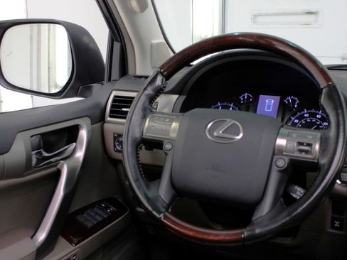 Used 2017 Lexus GX 460 Premium image 54