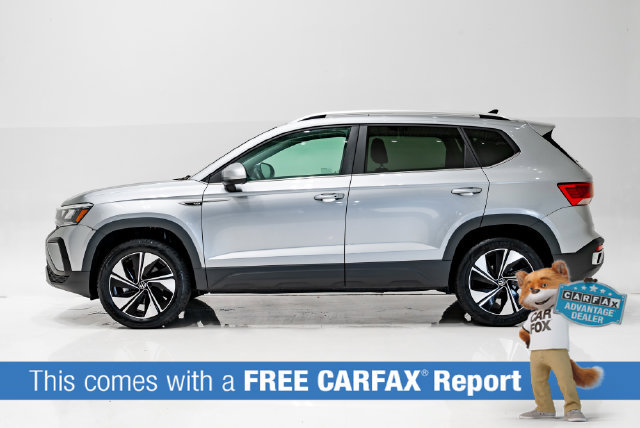 Used 2023 Volkswagen Taos SE w/ Panoramic Sunroof Package AWD/4WD image 2