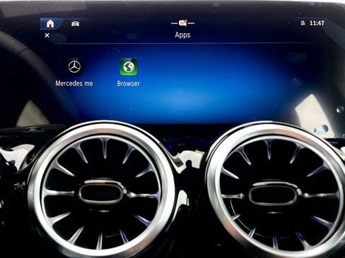 Certified 2025 Mercedes-Benz GLA 35 AMG 4MATIC image 37