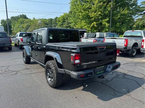 Used 2023 Jeep Gladiator Sport AWD/4WD image 3