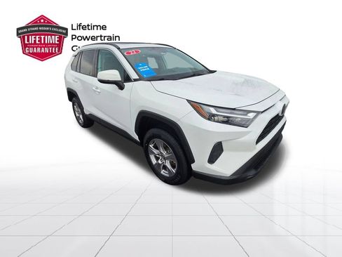 Used 2022 Toyota RAV4 XLE w/ Convenience Package FWD image 5