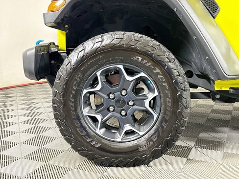 Used 2023 Jeep Wrangler Unlimited Rubicon 4xe w/ Cold Weather Group AWD/4WD image 32