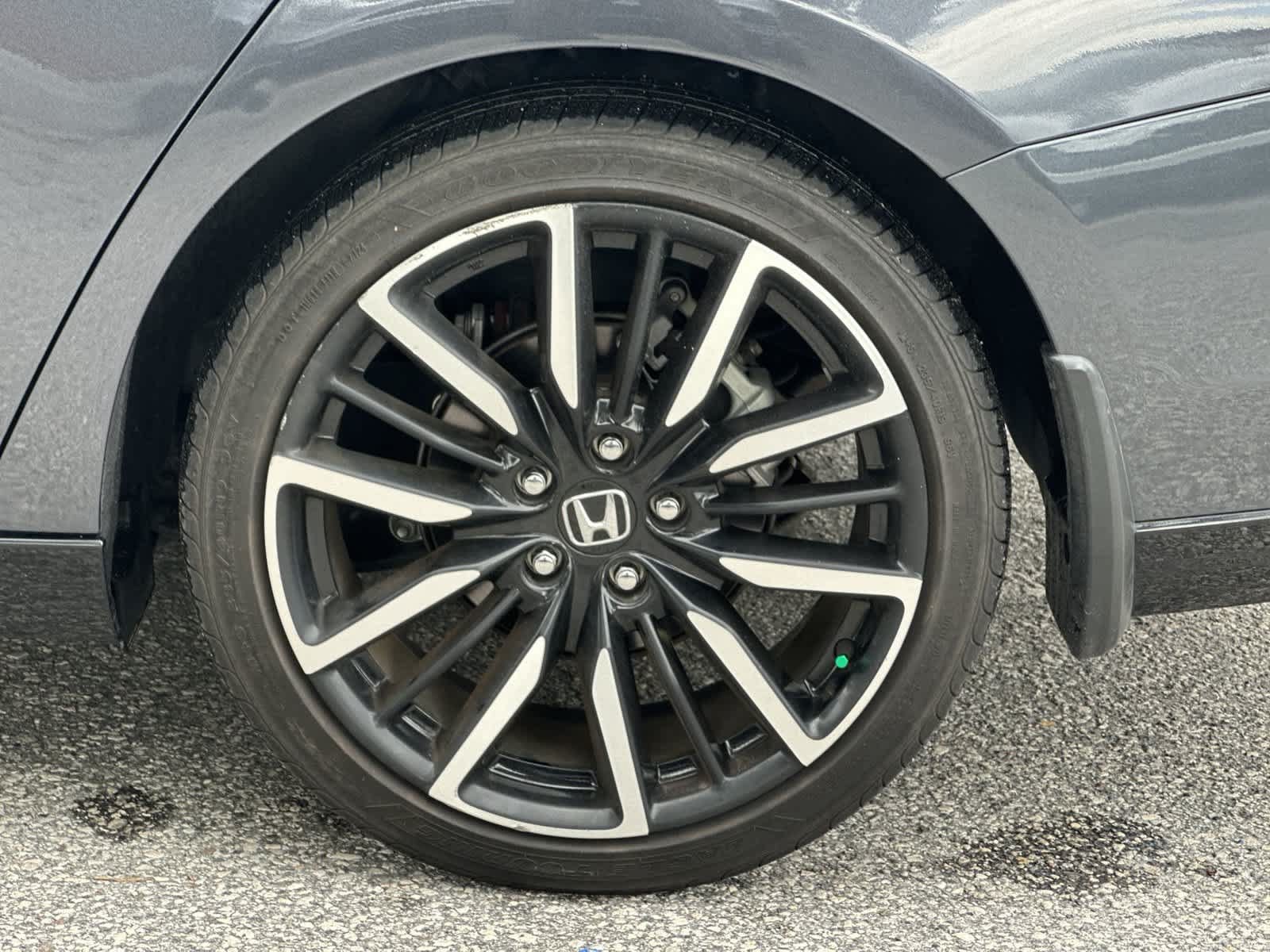 Used 2023 Honda Accord Touring image 12
