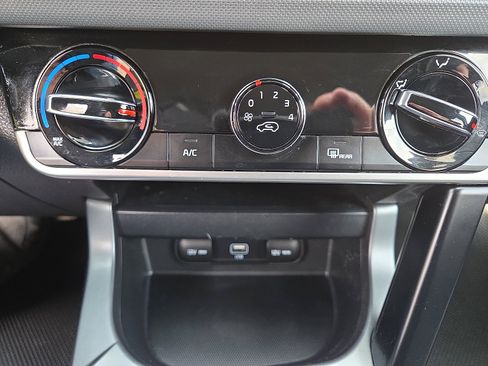 Used 2021 Kia Seltos LX image 27