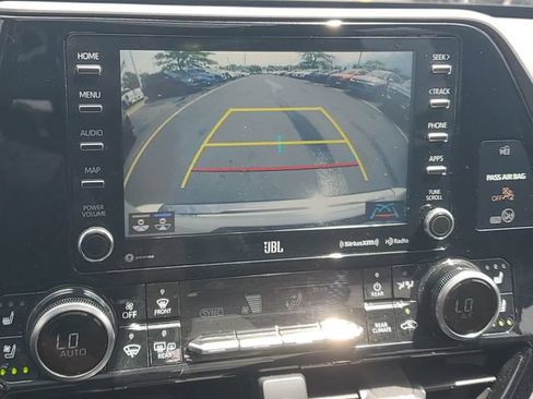Used 2020 Toyota Highlander Limited AWD/4WD image 28