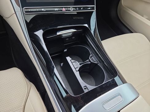 Used 2025 Mercedes-Benz C 300 4MATIC Sedan image 22