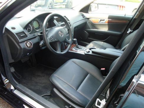 Used 2008 Mercedes-Benz C 300 Sedan image 7