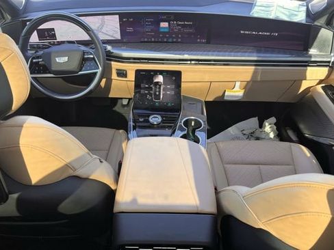 New 2026 Cadillac Escalade IQ Luxury 2 image 9
