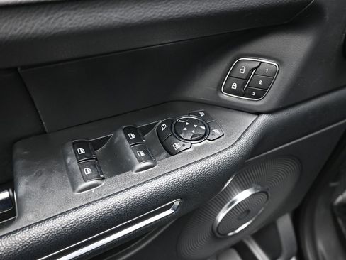 Used 2024 Ford Expedition Max XLT image 12