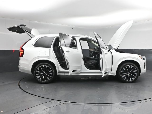 Used 2025 Volvo XC90 B6 Plus w/ Protection Package Premier AWD/4WD image 60