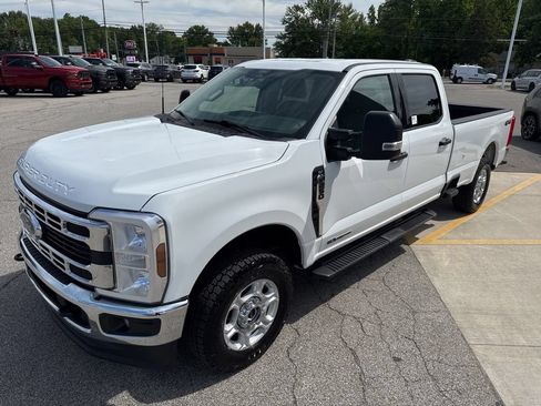 Used 2024 Ford F250 XLT AWD/4WD image 12