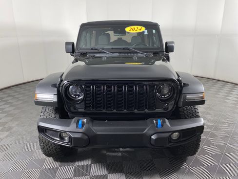 Used 2024 Jeep Wrangler Unlimited AWD/4WD image 11