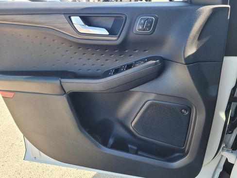 Used 2020 Ford Escape Titanium w/ Titanium Premium Package 2.0 image 13