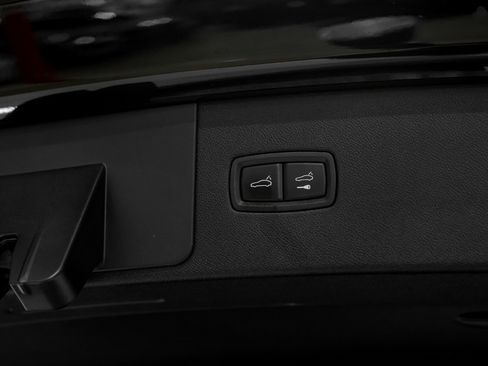 Used 2022 Porsche Cayenne image 49