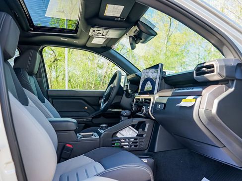 New 2025 Toyota Tacoma TRD Sport image 9