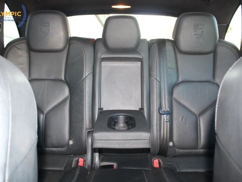 Used 2014 Porsche Cayenne Platinum Edition image 36