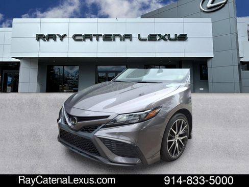Used 2022 Toyota Camry SE w/ Carpet Mat Package (TMS) AWD/4WD image 7