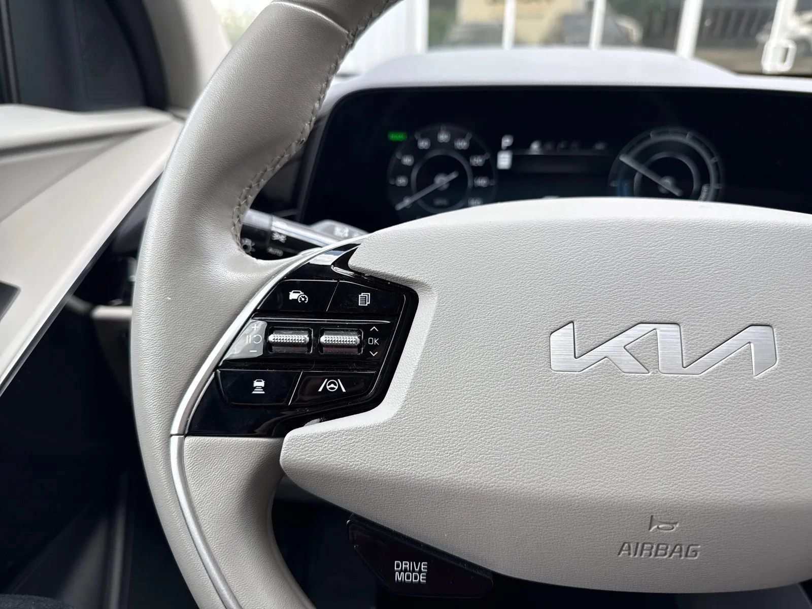 Used 2023 Kia Niro Wind FWD image 18