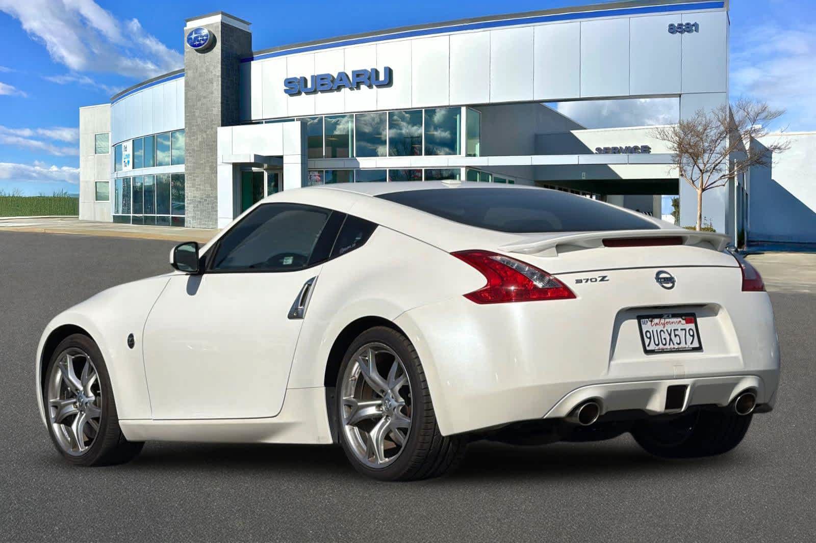 Used 2009 Nissan 370Z Touring w/ Sport Pkg RWD image 6