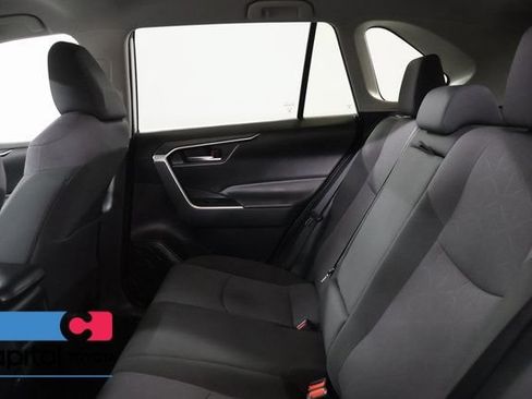 Certified 2025 Toyota RAV4 XLE FWD image 31